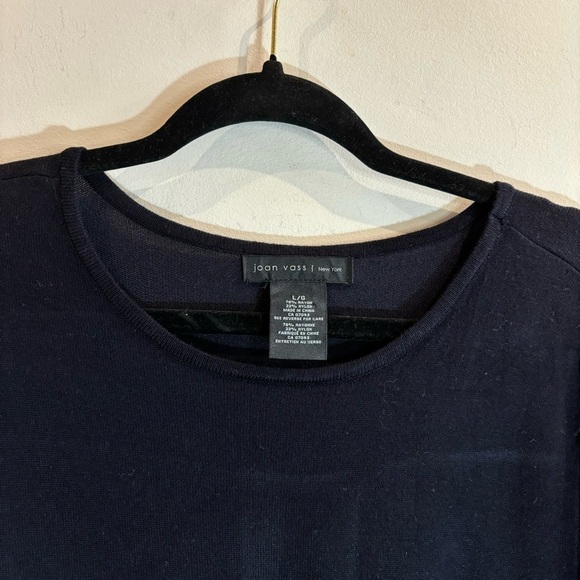 JOAN VASS Sz L Crew Neck Back Pleat Long Sleeve Flowy Slinky Long Line Tunic Top - Picture 2 of 8